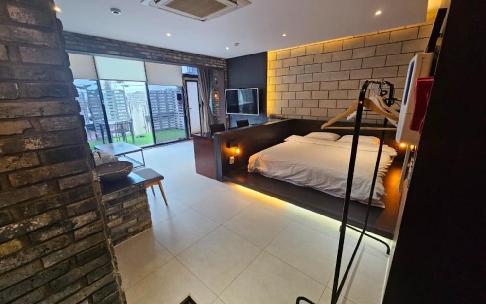 Busan Ragomare Pension Room (Room A105 (special room))