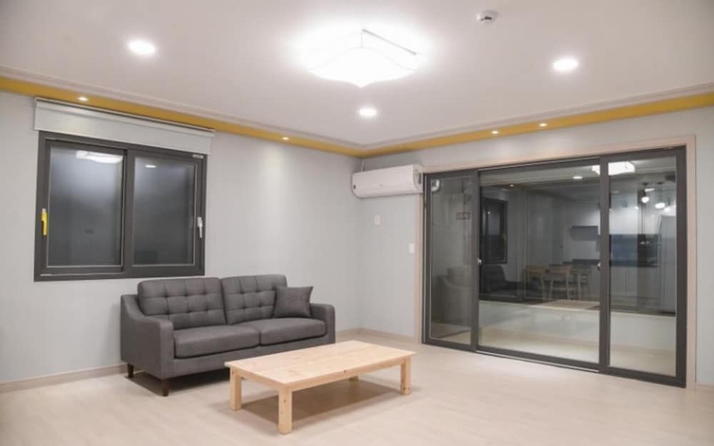 Busan Haeoreum Pension Room (Room 301) 7