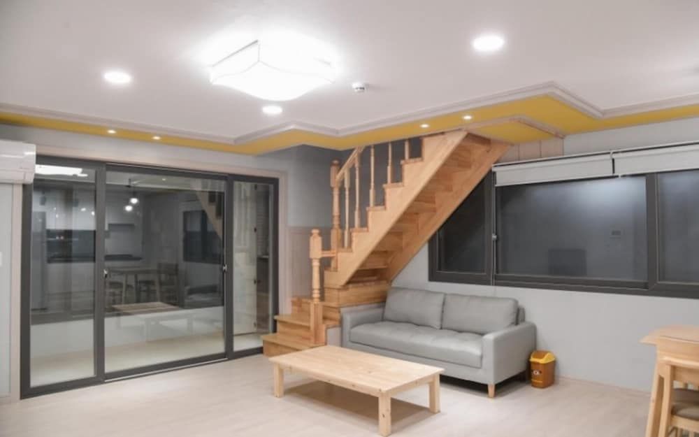 Busan Haeoreum Pension Room (Room302(Duplex Room)) 4