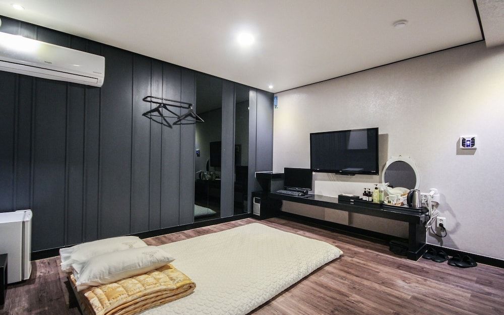 Busan Nampo-dong Elise Room (Ondol Room) 3