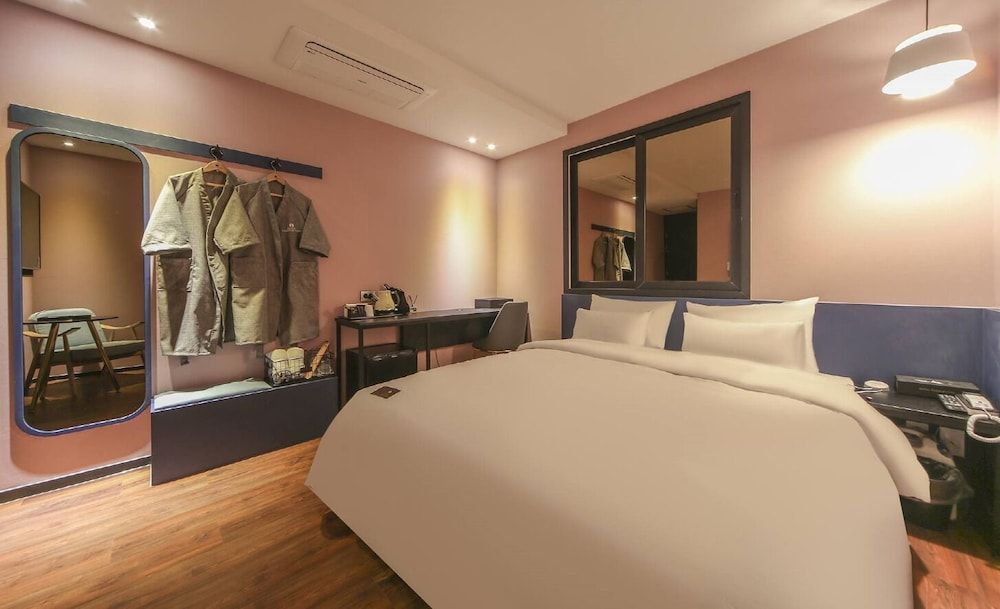 undefined Frenchcode Hotel 2