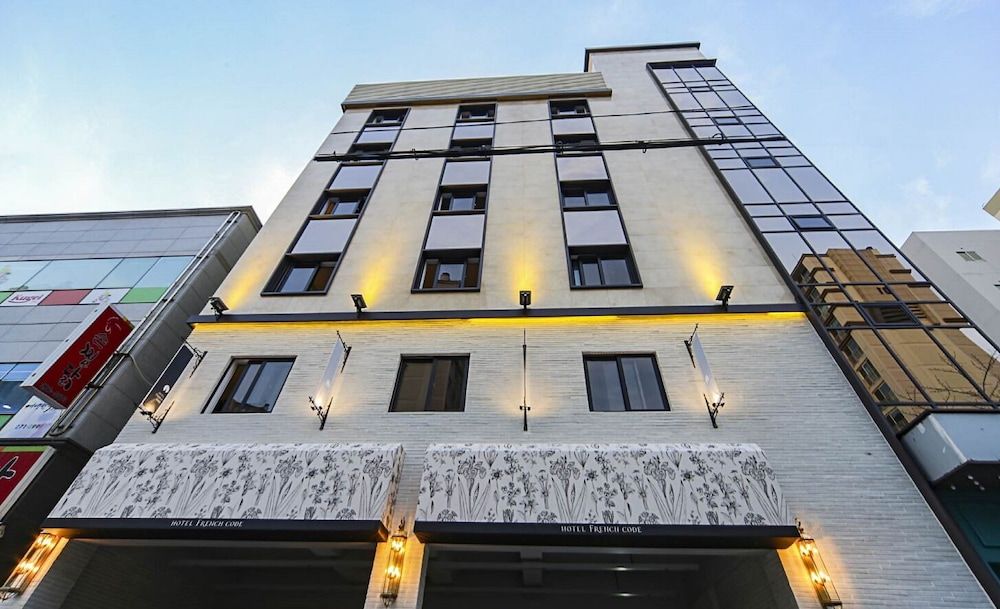 undefined Frenchcode Hotel 3