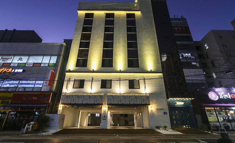 undefined Frenchcode Hotel 5