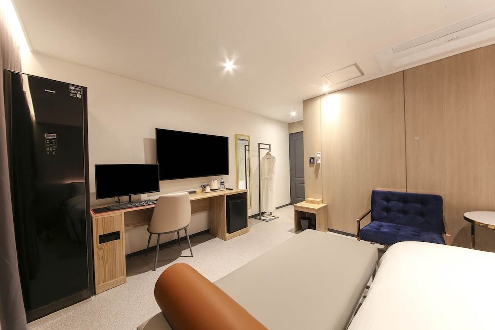 undefined Hound Hotel Sasang 2