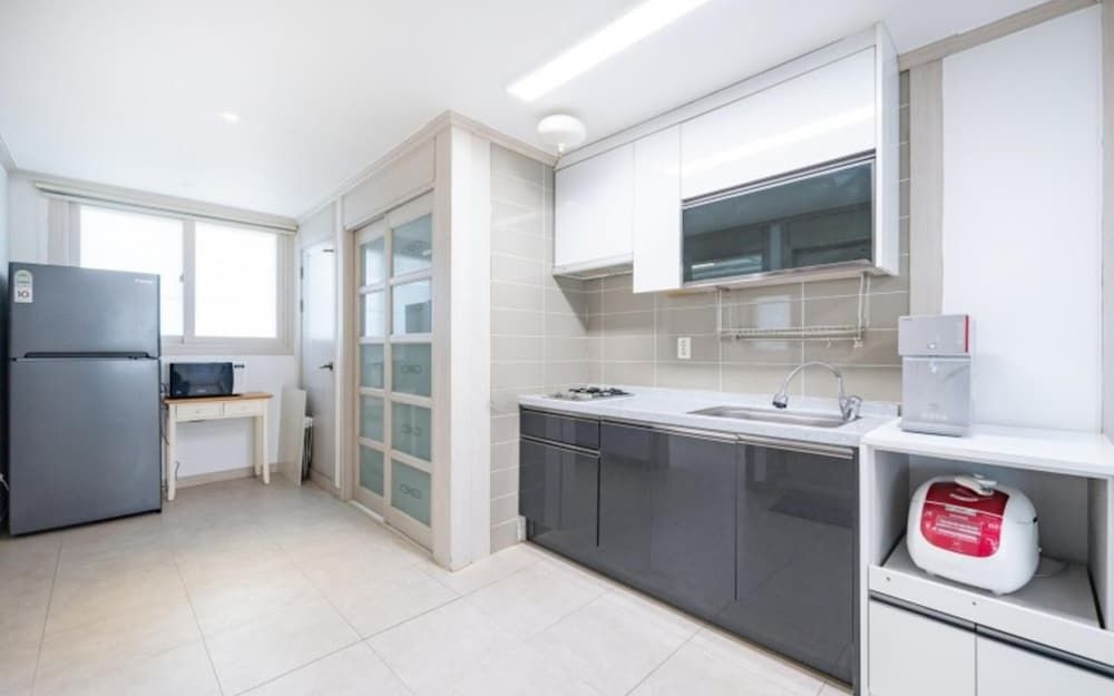 Busan Sarangae Pension Room (301 (Ocean view)) 10