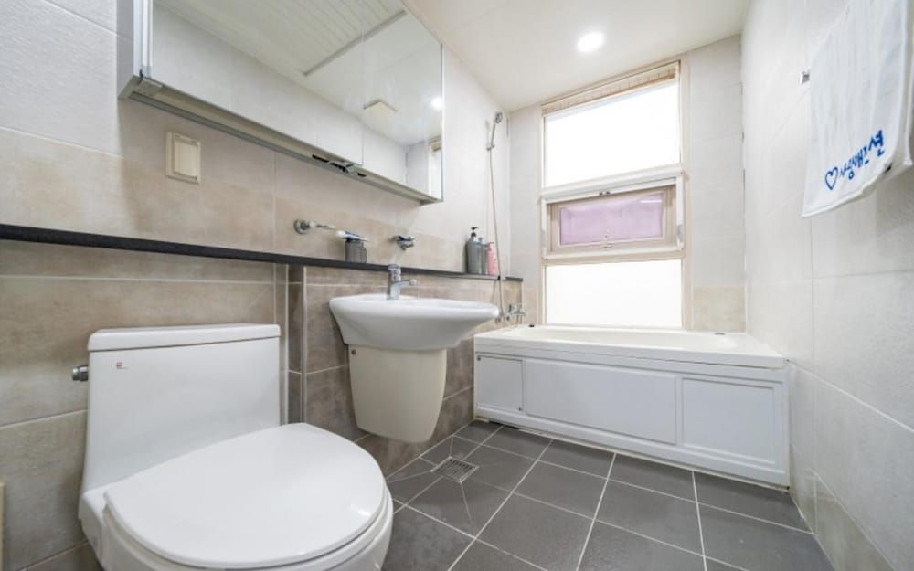 Busan Sarangae Pension Room (301 (Ocean view)) 12