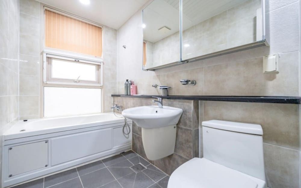 Busan Sarangae Pension Room (302 (Terrace Ocean View)) 12