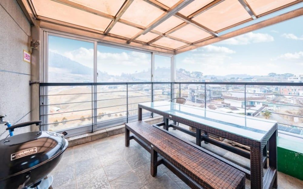 Busan Sarangae Pension Room (302 (Terrace Ocean View)) 11