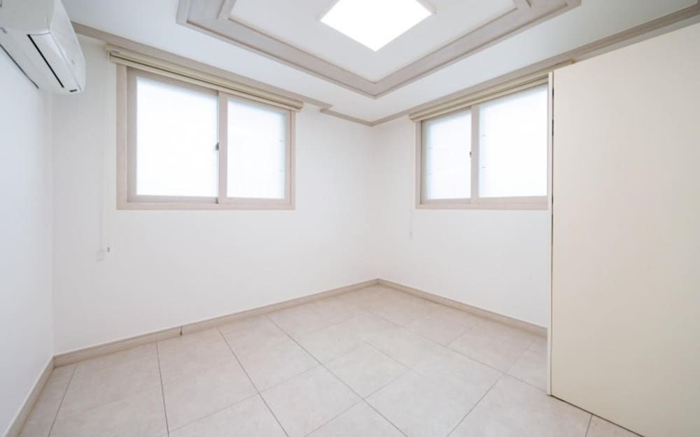 Busan Sarangae Pension Room (301 (Ocean view)) 8