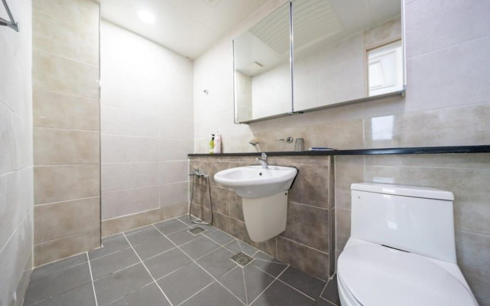 Busan Sarangae Pension Room (302 (Terrace Ocean View)) 13