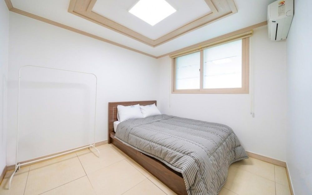 Busan Sarangae Pension Room (202 (Terrace Ocean View)) 5