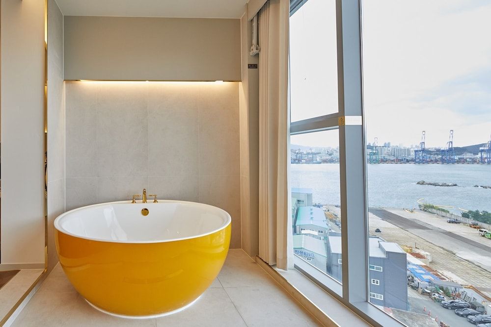 undefined Grand Bern Hotel 10