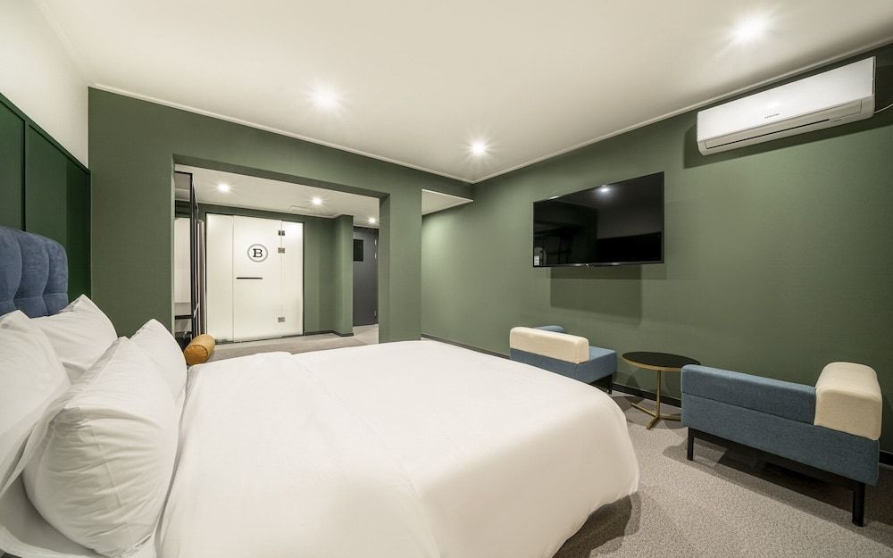 Brown Dot Busan Hwamyeong Room (Suite family bath - Starbucks coffee ) 23