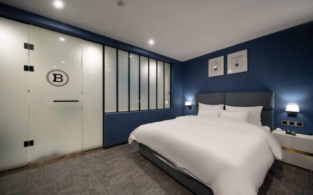 Brown Dot Busan Hwamyeong Room (Suite family bath - Starbucks coffee ) 11