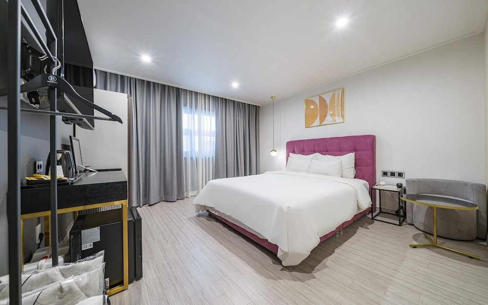 Brown Dot Busan Hwamyeong Room (Family two-room family bath - Starbuc)