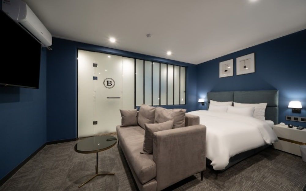 Brown Dot Busan Hwamyeong Room (Suite family bath - Starbucks coffee ) 16