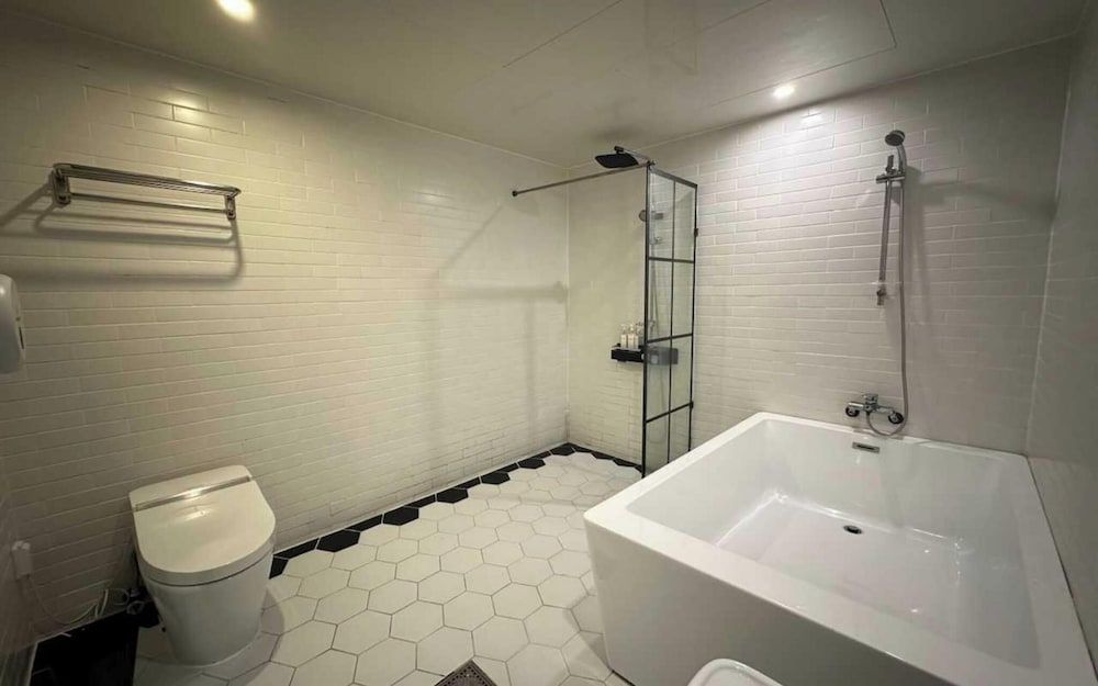 Brown Dot Busan Hwamyeong Room (Suite family bath - Starbucks coffee ) 28