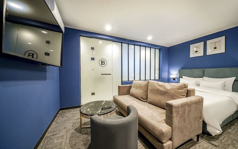 Brown Dot Busan Hwamyeong Room (Suite family bath - Starbucks coffee ) 18