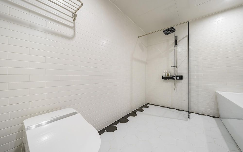 Brown Dot Busan Hwamyeong Room (Suite family bath - Starbucks coffee ) 5