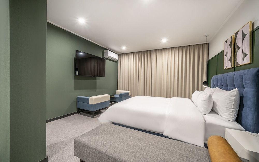 Brown Dot Busan Hwamyeong Room (Suite family bath - Starbucks coffee ) 22