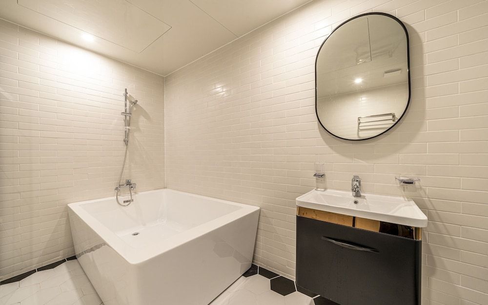 Brown Dot Busan Hwamyeong Room (Suite family bath - Starbucks coffee ) 25