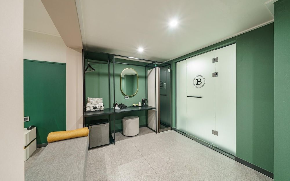 Brown Dot Busan Hwamyeong Room (Suite family bath - Starbucks coffee ) 4