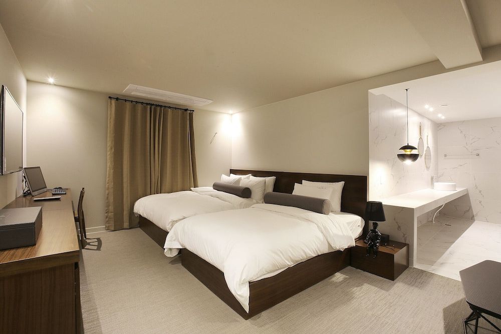 Busan Geumsa-dong Have Room (Sweet Twin (Disney Netflix free YouTu)