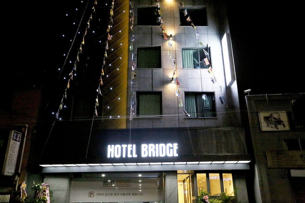 undefined Busan Yeongdo Hotel Bridge 8