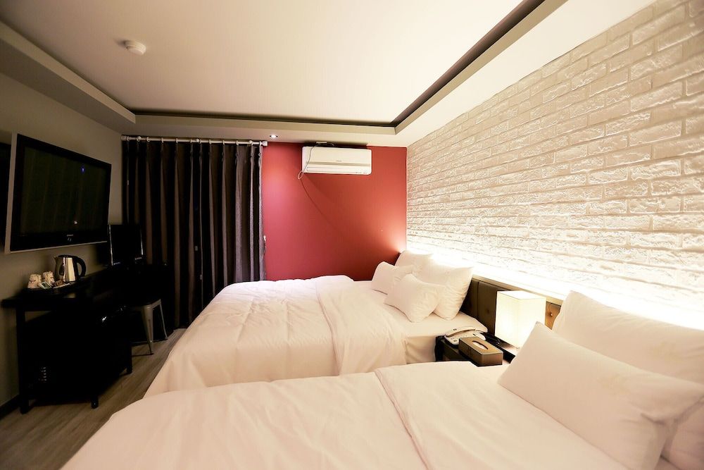 undefined Busan Yeongdo Hotel Bridge 9