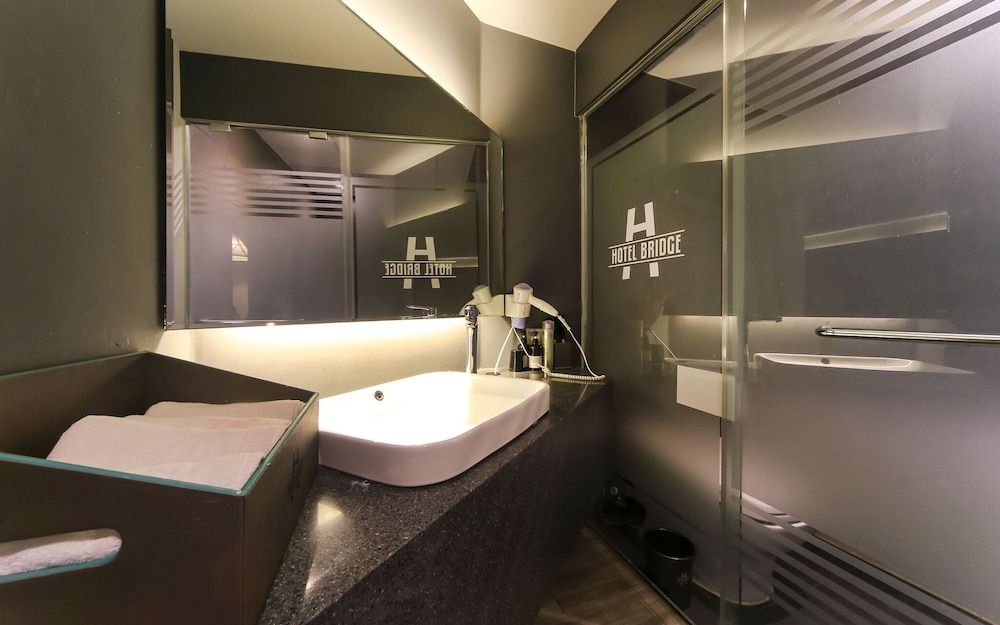 Busan Yeongdo Hotel Bridge Room (Deluxe Twin (adult broadcasting Netfl) 12