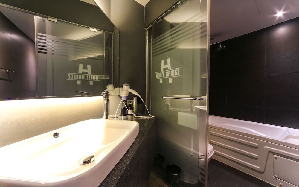 Busan Yeongdo Hotel Bridge Room (Deluxe Twin (adult broadcasting Netfl) 11