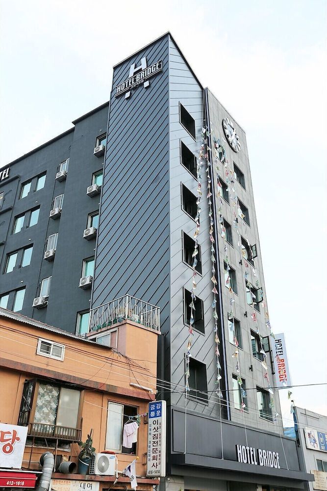 undefined Busan Yeongdo Hotel Bridge 2