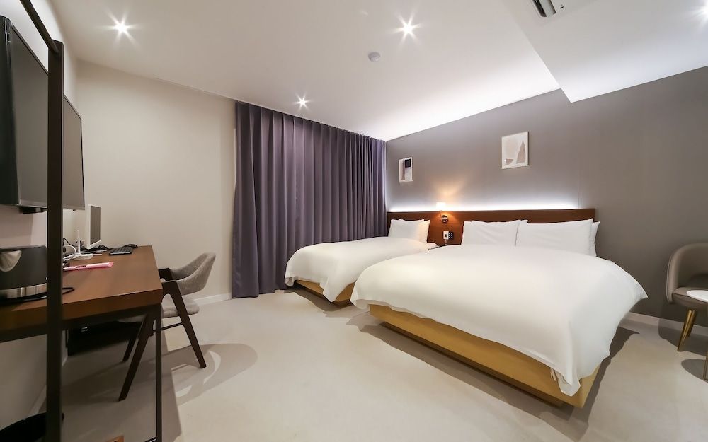 Busan Daeyeondong Hotel Bosco Room (Premium Twin (Consecutive Nights Free)