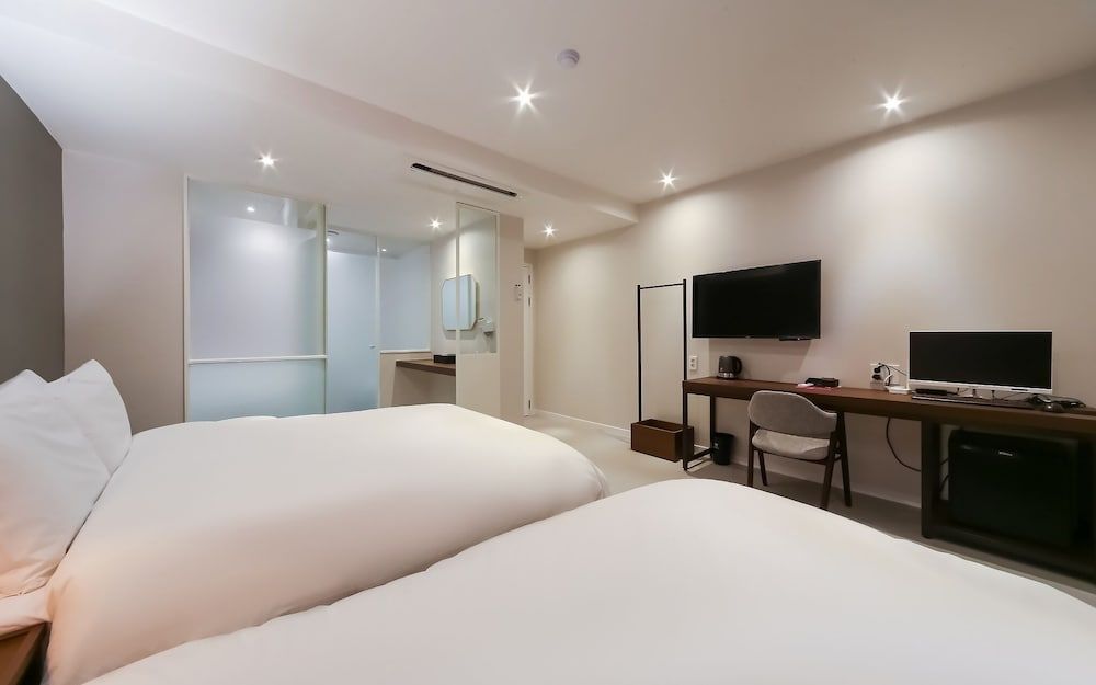 Busan Daeyeondong Hotel Bosco Room (Premium Twin (Consecutive Nights Free) 2