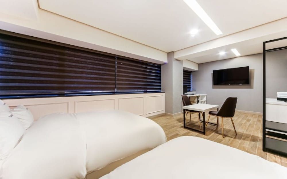 undefined Busan Haeundae Flos Hotel 10