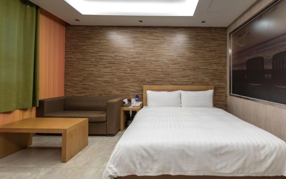 Songjeong Olla Hotel Room (Standard Double Mountain (10 pyeong)) 3