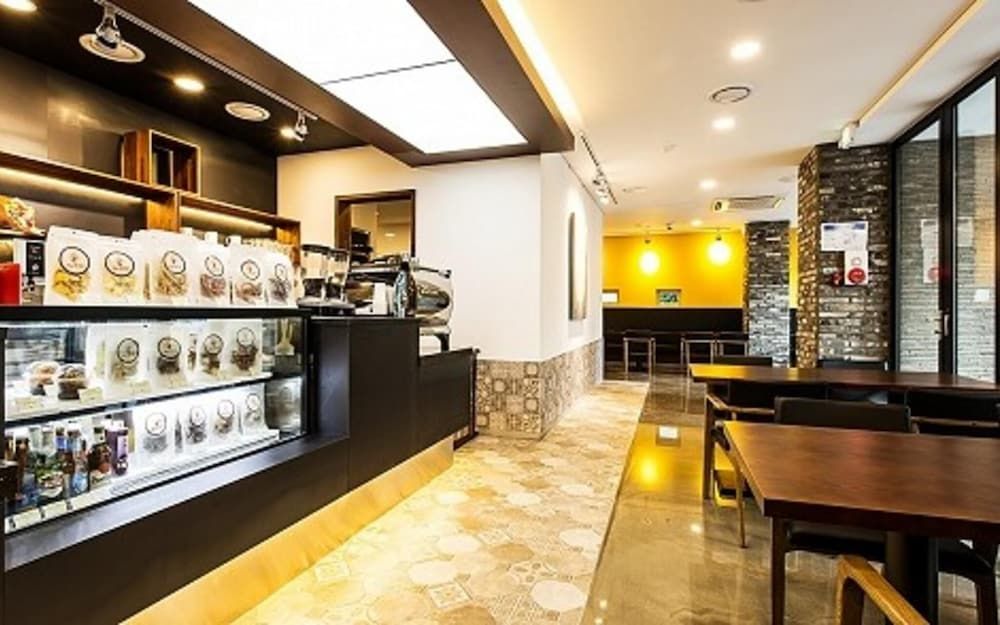 undefined The Petel Premium Suite 4