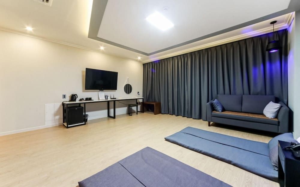 Busan Gangseo Bestie Hotel Room (Deluxe Ondol) 2