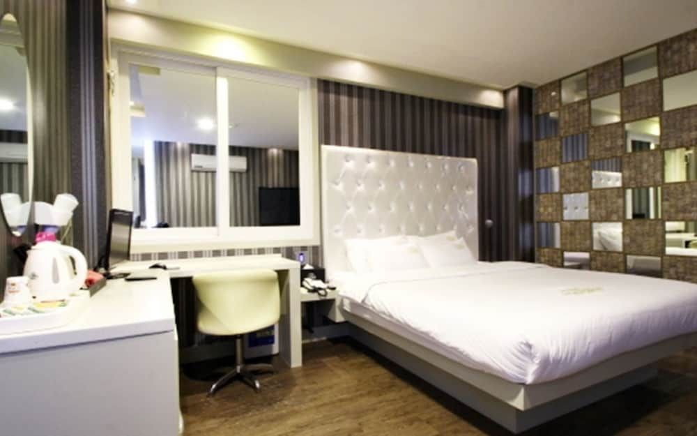undefined Busan UN Songdo Hotel 6
