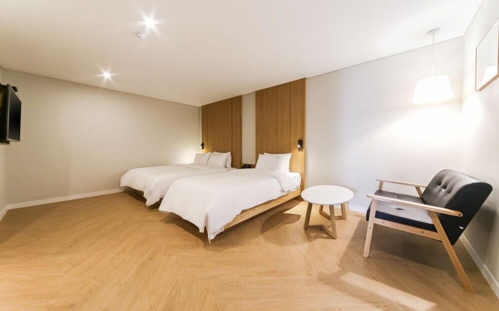 Busan Hotel Oyu Room (Deluxe Twin B (Ocean View Styler)) 6