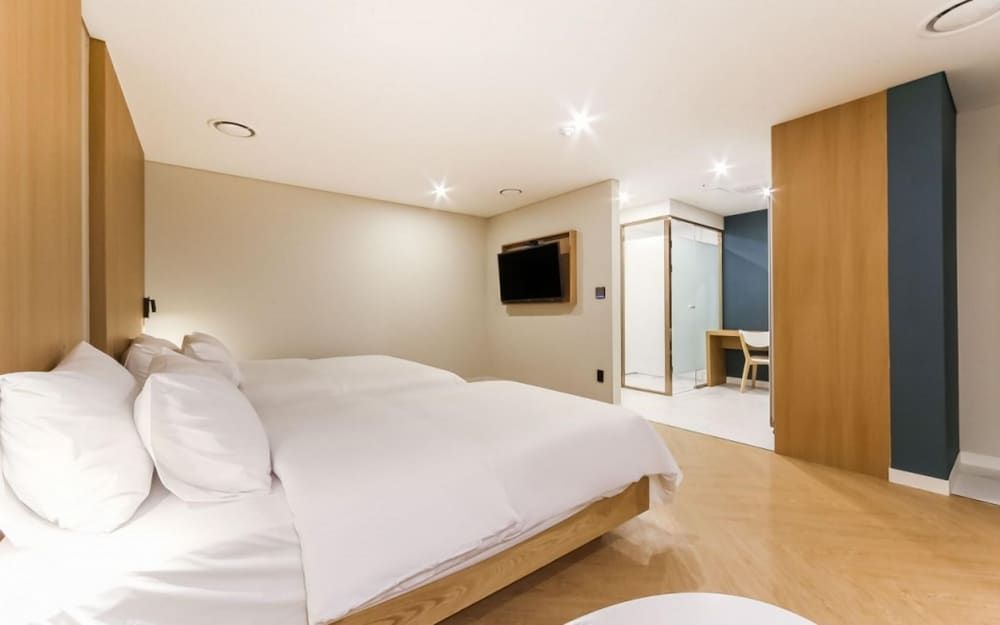 Busan Hotel Oyu Room (Deluxe Twin A (Without Window Styler)) 11