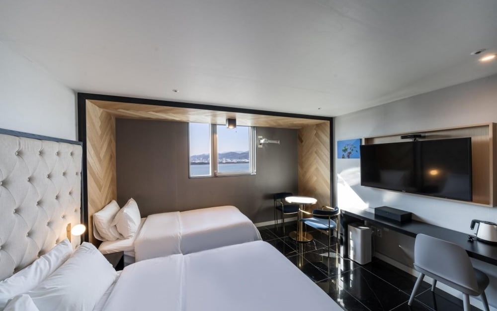 Busan Hotel Oyu Room (Deluxe Twin B (Ocean View Styler)) 9