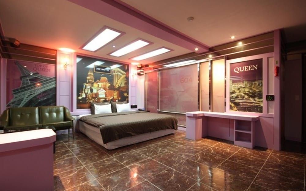 undefined Hotel Twentyone 2