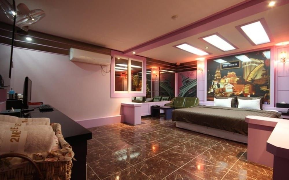 undefined Hotel Twentyone 3