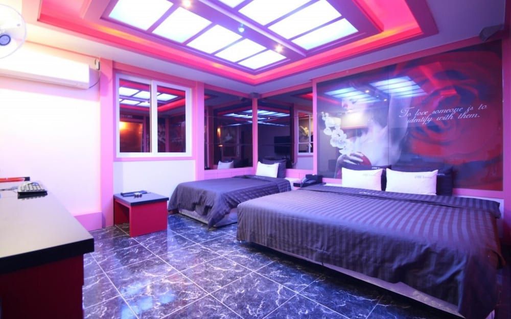 undefined Hotel Twentyone 4