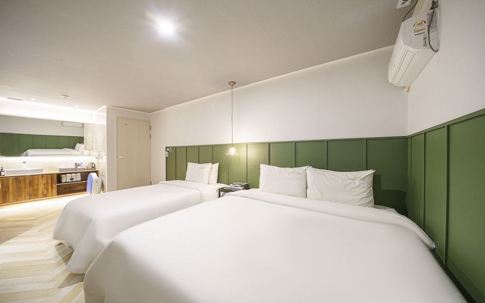 undefined Busan Seomyeon French Code 10