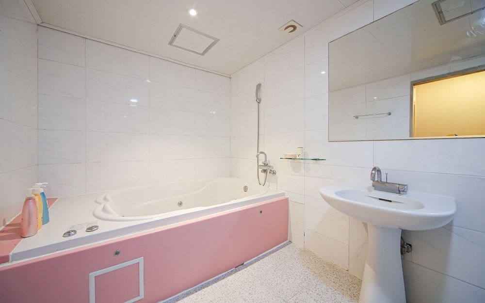 undefined Busan Gaeum E Fashion 10