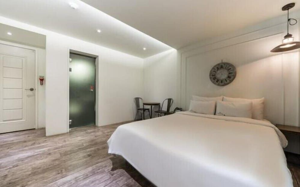 undefined Hotel DAYS.A 8