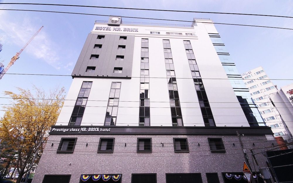 undefined Busan Oncheonjang Mr Brick 3