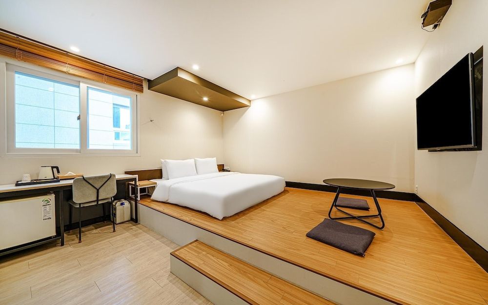 MU Plus Hotel in Yeonsan-dong Busan Room (Premium (Netflix Duplex Ondol Bed Lar)